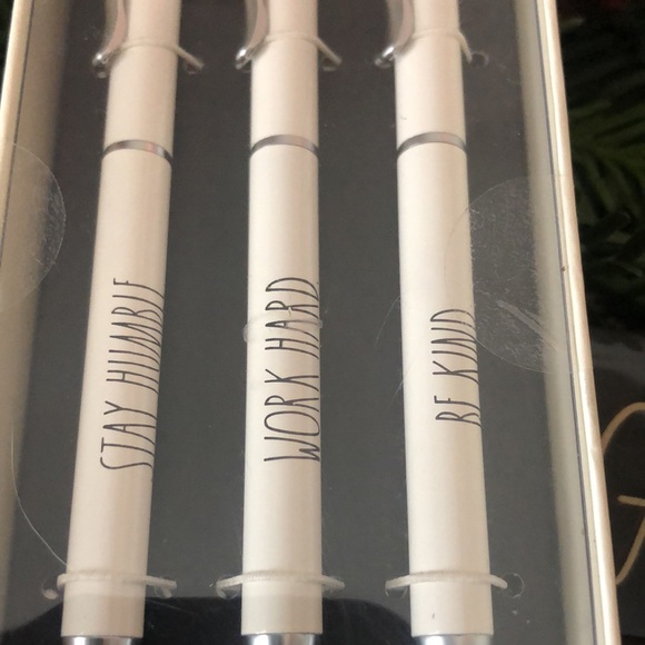 RAE DUNN DESK SET ( SET OF 3 PEN AND DESK SIGN) - Picture 2 of 5